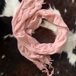 Pink scarf with tassels